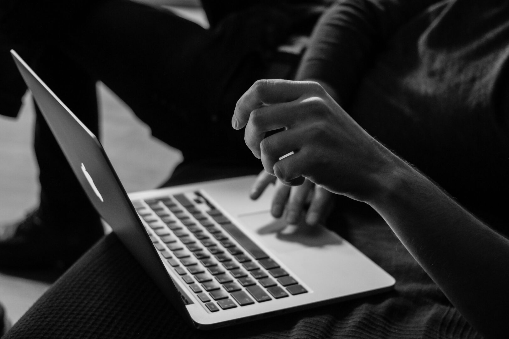 1. 海外企業がLinkedInでDMを重視する理由とは？
